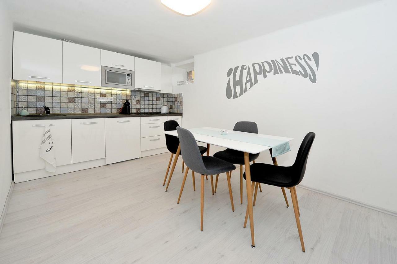 Pure Apartman Pecs Exterior photo